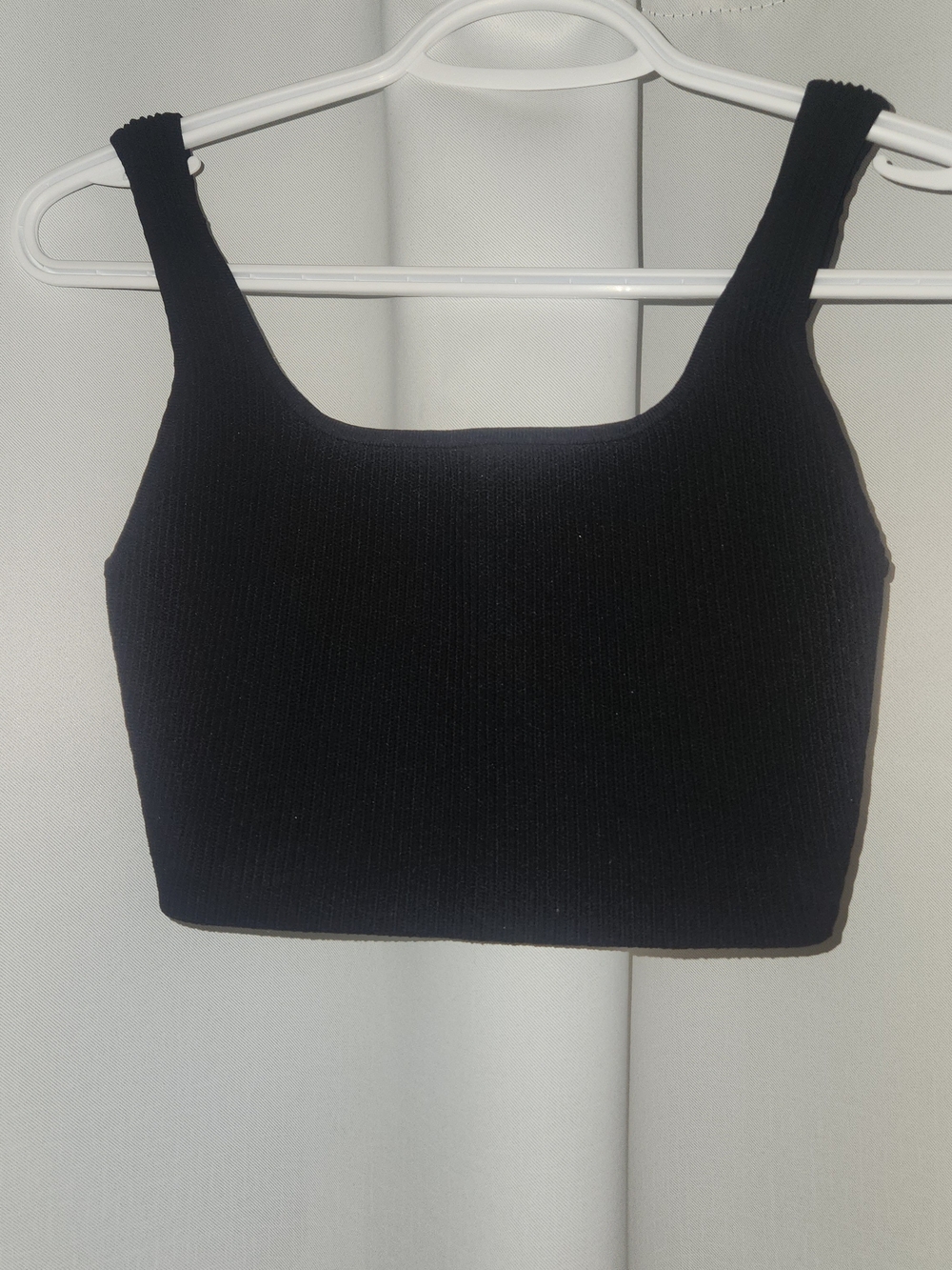 Babaton Black Ribbed Square-Neck Crop Tank